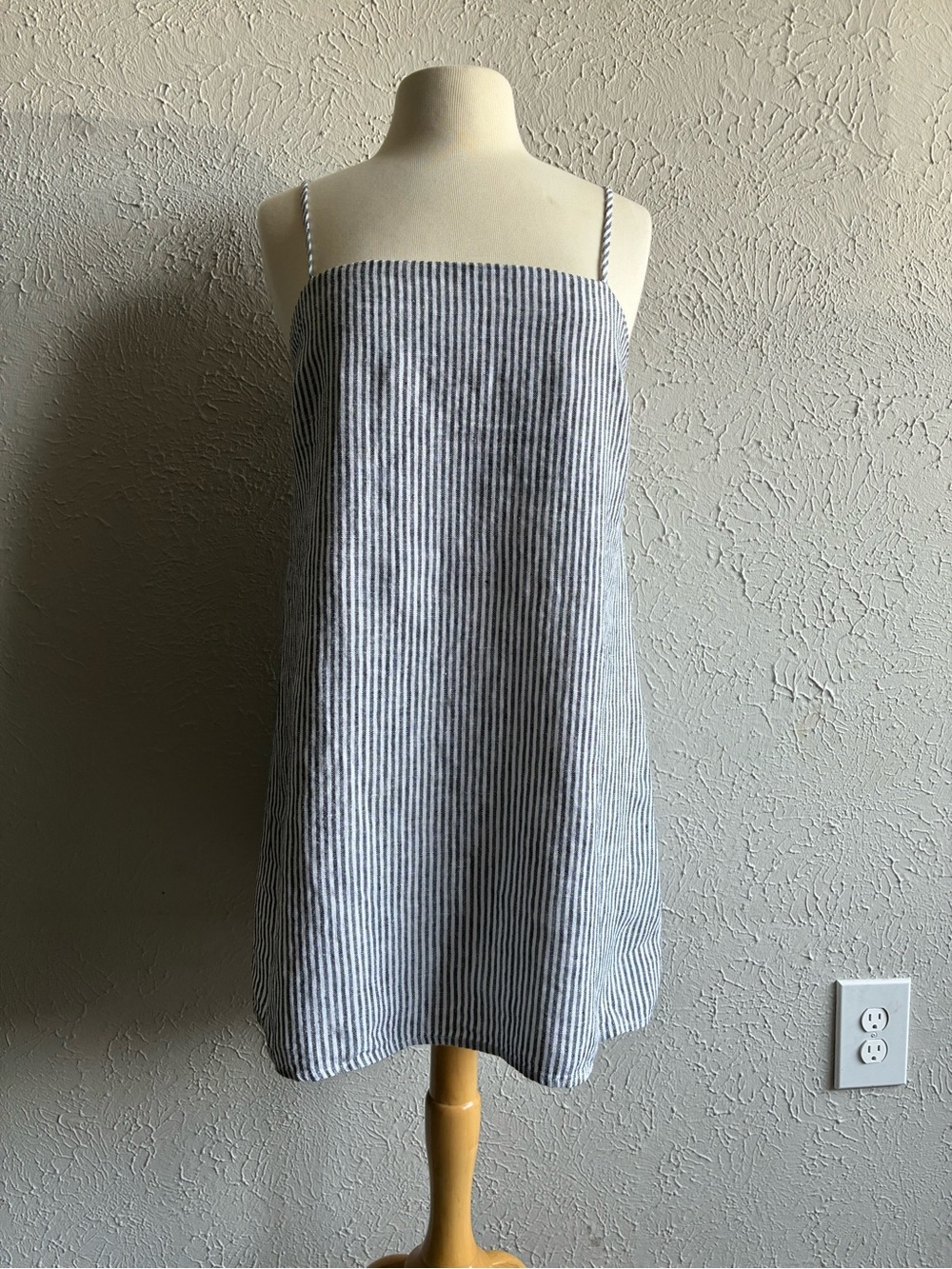 Reformation Aubree Mini Dress Sz M Gray White Stripe 100% Linen Tie
Strap